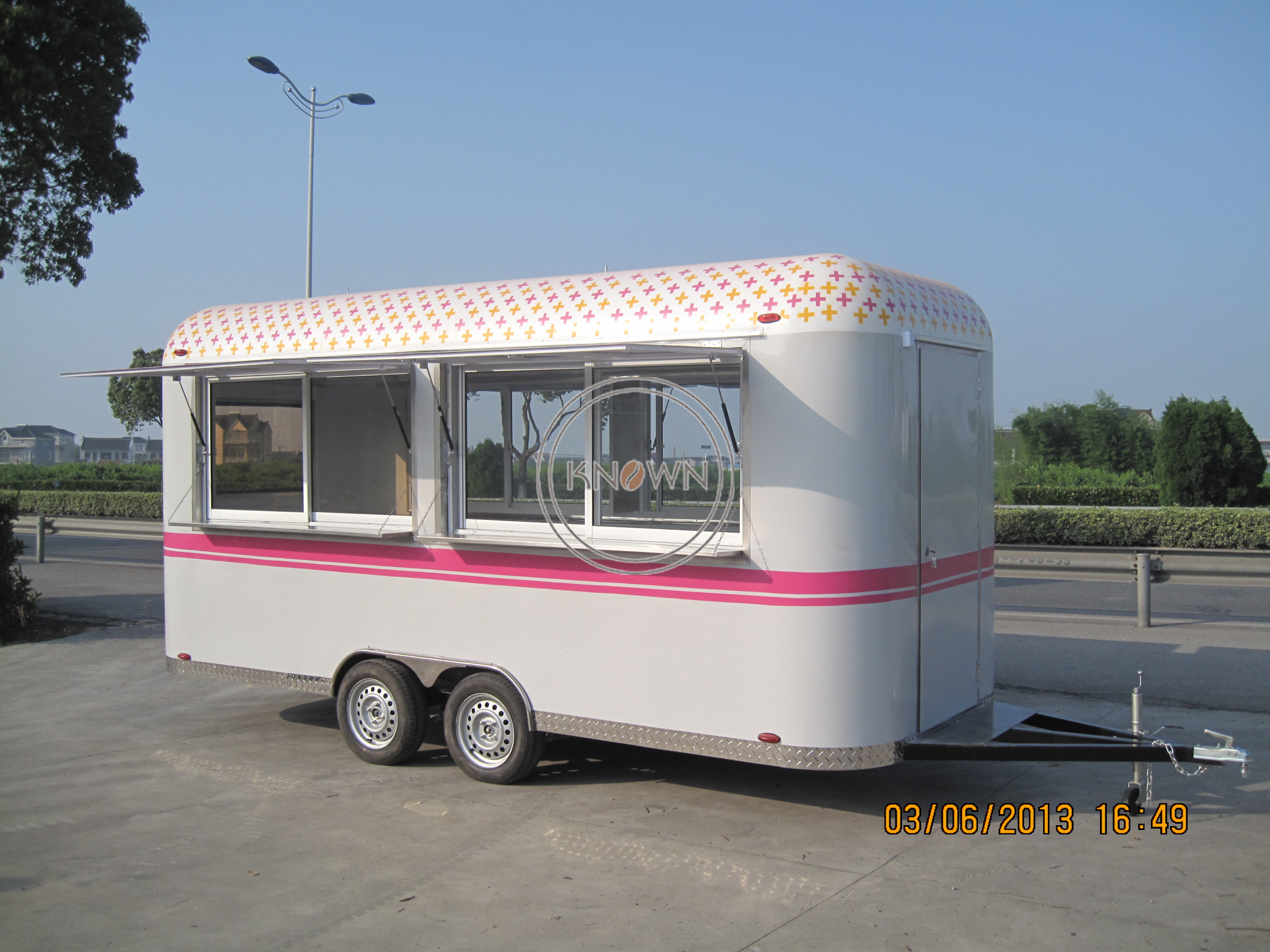 KN-400A Mobile Kitchen Outdoor Food Trailer Food Vending Truck Food Trailer / Food Truck / Food Cart 